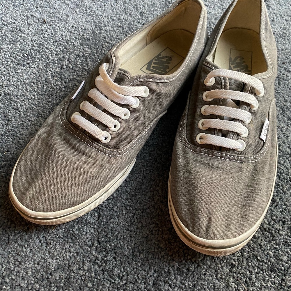 Vans - Picture 3 of 6